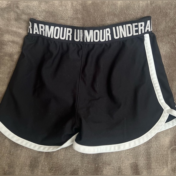 🖤 UNDER ARMOUR … Athlete Shorts .. YM - Picture 2 of 3